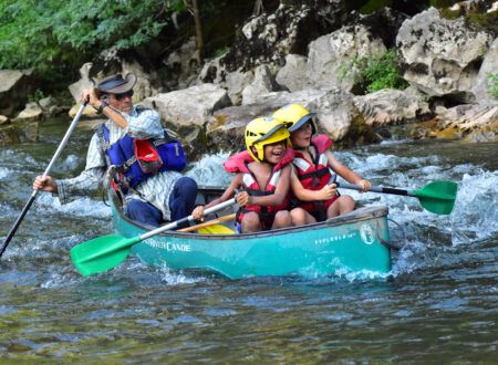 Canoës Service - Descent into the gorges of Ardeche with instructor